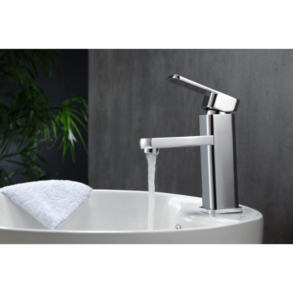 KubeBath AFB038 Aqua Soho Single Hole Mount Bathroom Vanity Faucet - Chrome