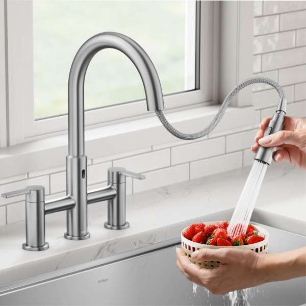 KRAUS KSF-3122SFS Touchless Sensor Faucet with Sprayhead in Stainless Steel