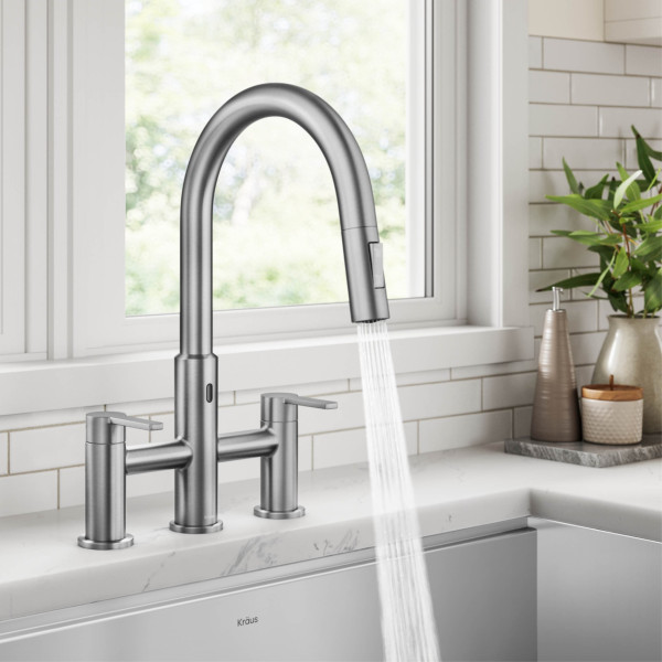 KRAUS KSF-3122SFS Touchless Sensor Faucet with Sprayhead in Stainless Steel