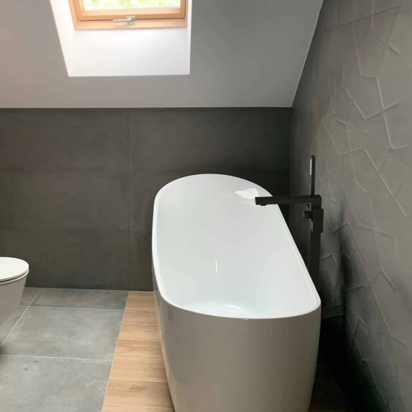 KIBI KTF302MB Cube Floor Mount Tub Filler With Hand Shower - Matte Black